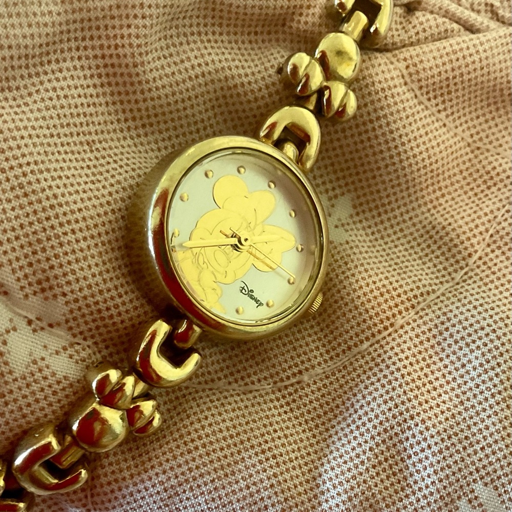 Official Disney Minnie Gold plated Watch - Picture 3 of 5